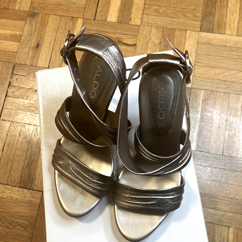 Aldo Metallic sz 38(Champaign)